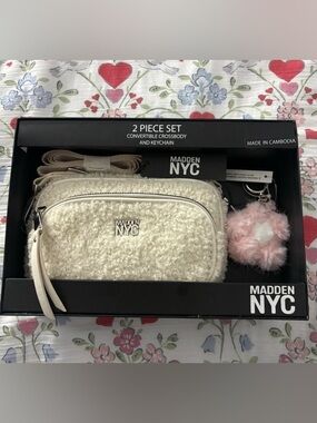 Madden NYC✨🤍🩷Cream Sherpa Convertible Crossbody with Pink Pom Keychain